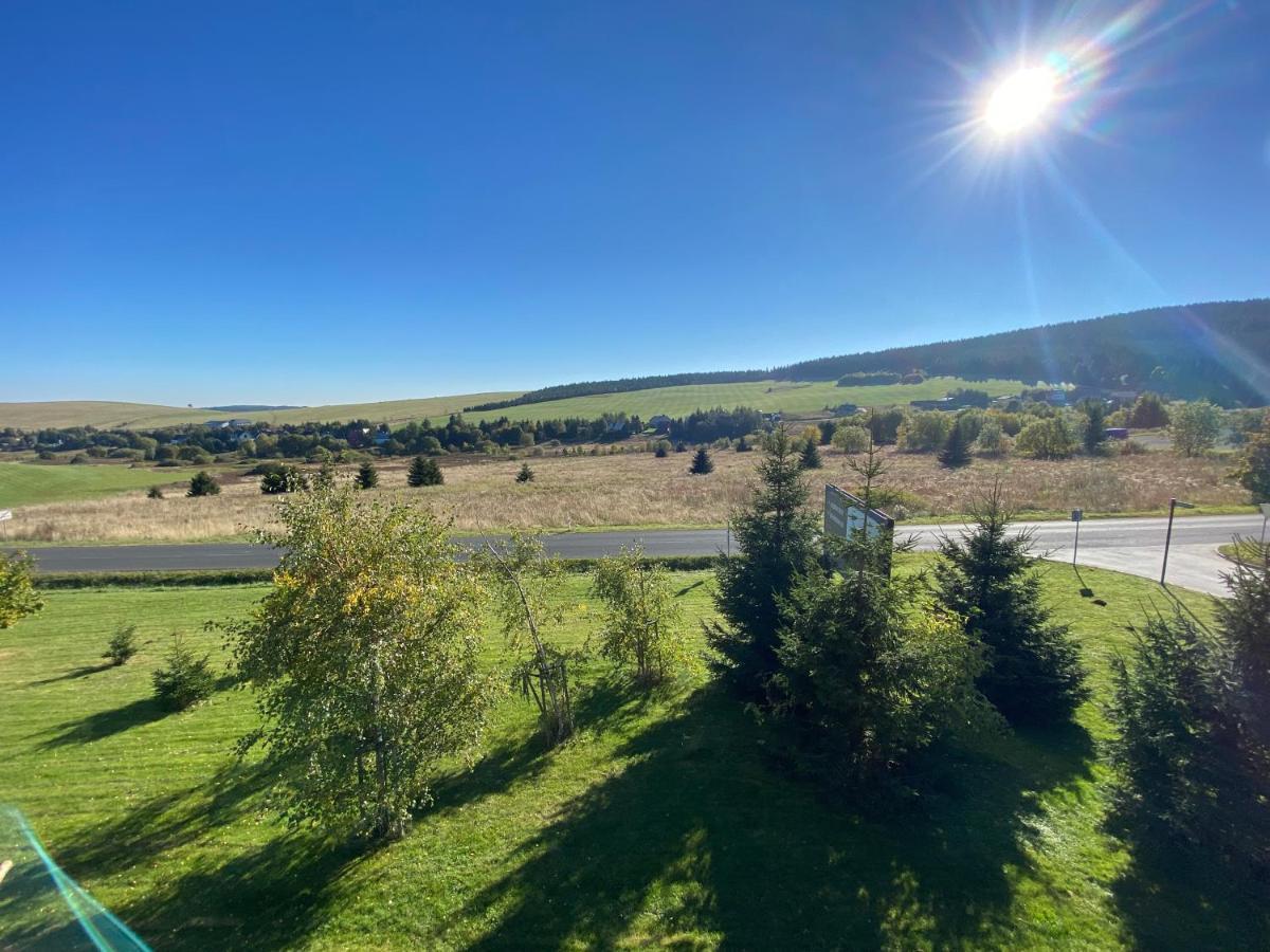Miky Apartman Klinovec Meadow Loučná pod Klínovcem Exterior foto